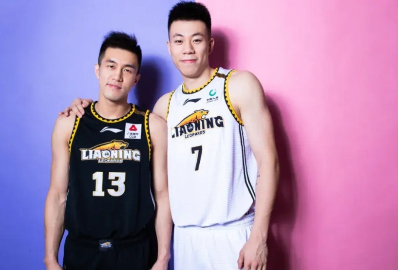 辽宁全运卫冕梦碎，罪魁祸首是他俩？在第十五届全运会男篮成年组半决赛中，辽宁队以