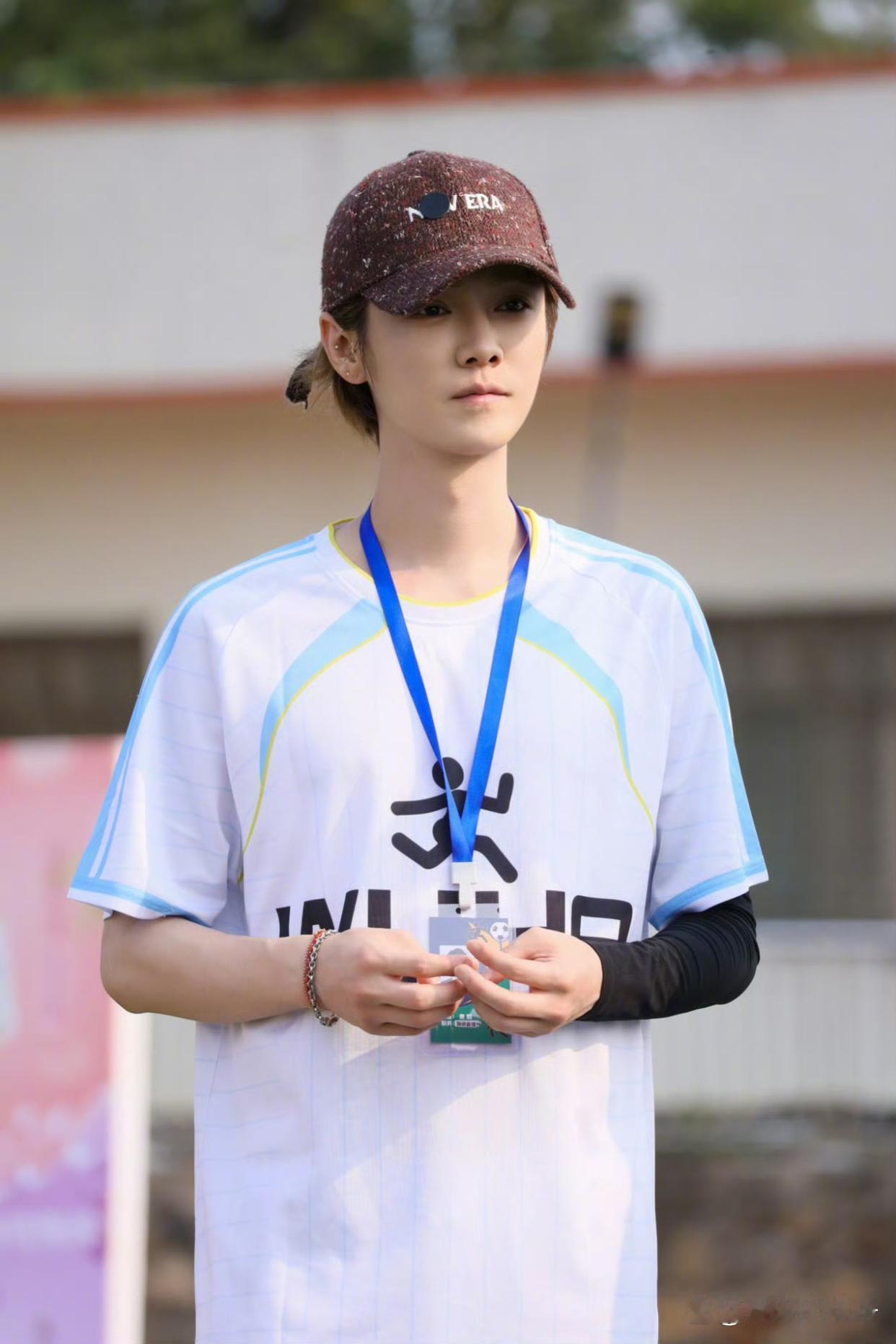 1.鹿晗前些年对自己的颜值很有自信，认为自己不做医美也可以，而且大部分时候都是素