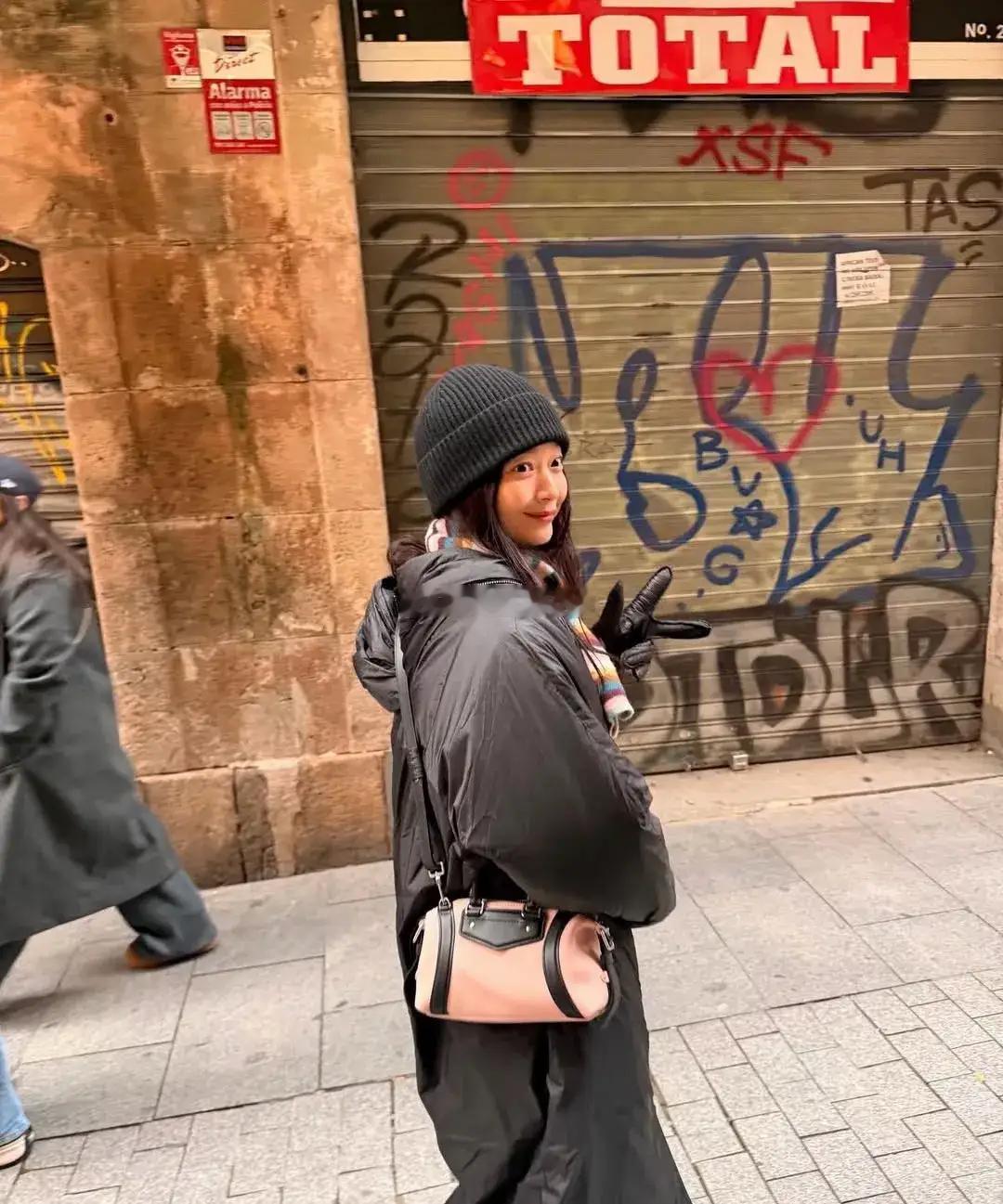 申敏儿蜜月照公开，全是金宇彬视角，看得出金宇彬拍照技术很一般！！！！！！