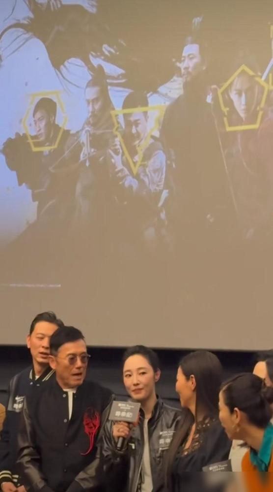 近日，古天乐、苗侨伟、宣萱等香港明星参加电影《寻秦记》首映礼。本来大家都是奔