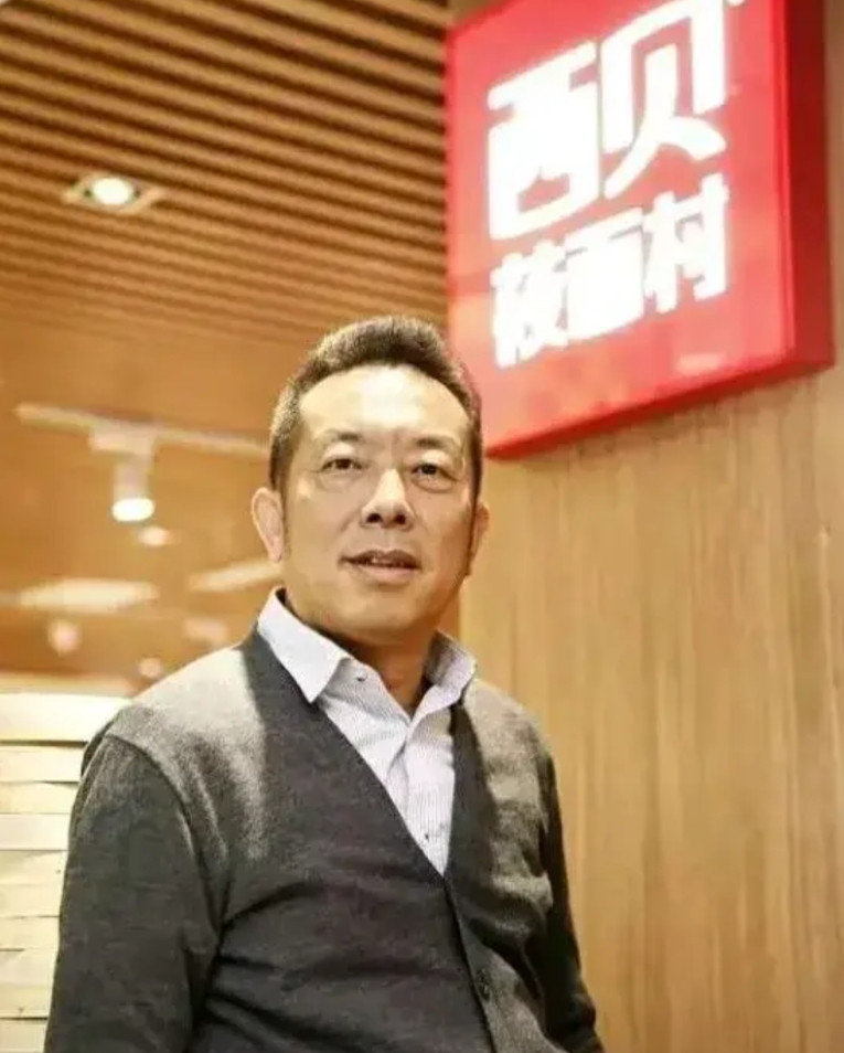 厨房出菜快、就不一定说是预制菜，有时候客人少，厨房里面厨师多，那么出菜就会很快，