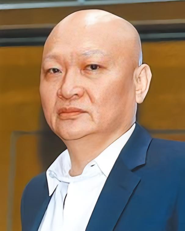 29枪，5枪爆头。昔日呼风唤雨的“百亿赌王”林秉文，在柬埔寨街头让人打成了筛子。