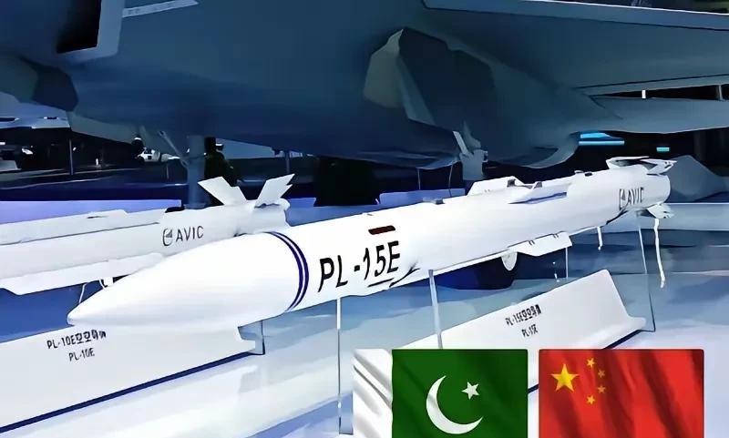 我国的“PL-15E”空空导弹为何如此厉害？它的射程成迷，关键在于其特殊的制导方