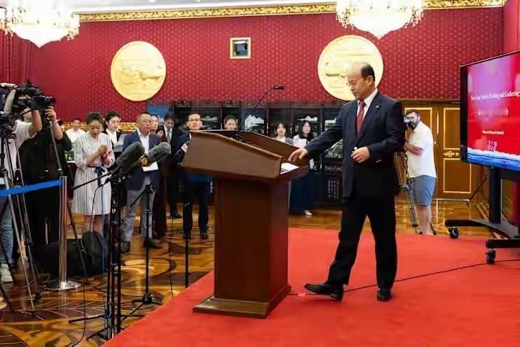 全面反华？澳洲通告全球：达尔文港收归国有，中方打响立威第一枪这事儿一出来，国