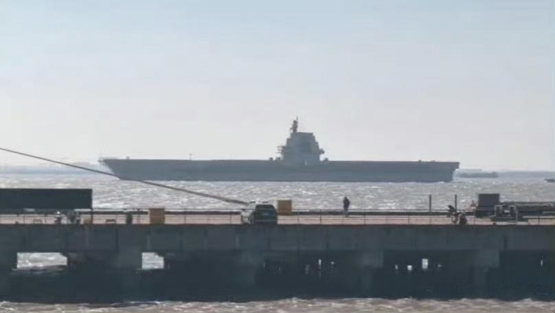 福建号孤身走我路，独自摸索我路途！甲板上空荡荡出海！因为这次他不回江南的港池了，