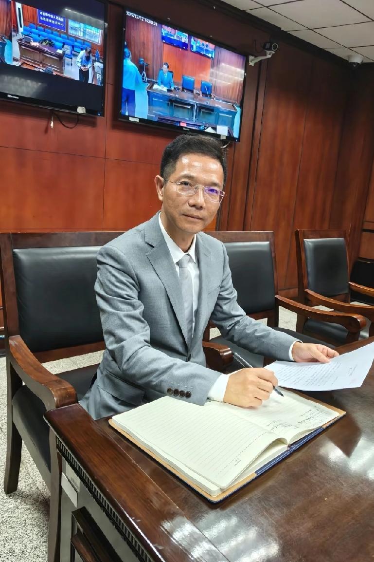 二八信息分享：一，柴桑大姐直播证实，昨天李老师收到的邮件，就是许妈递交的上诉