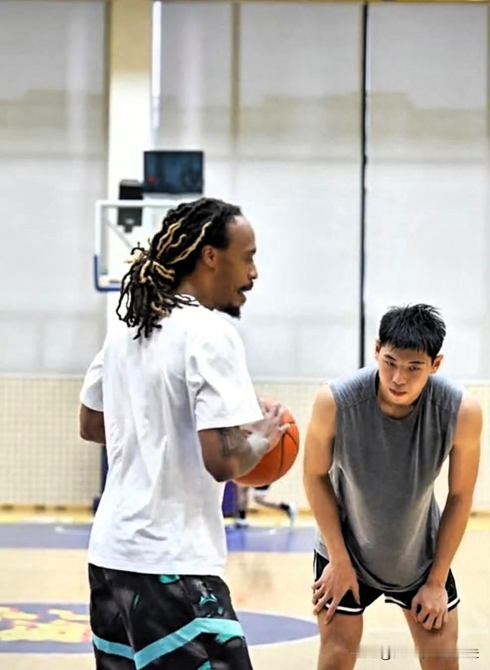 恕我直言！崔永熙和麦考儿进行对抗训练，有些为时尚早，强行复出再受伤的风险极大，看