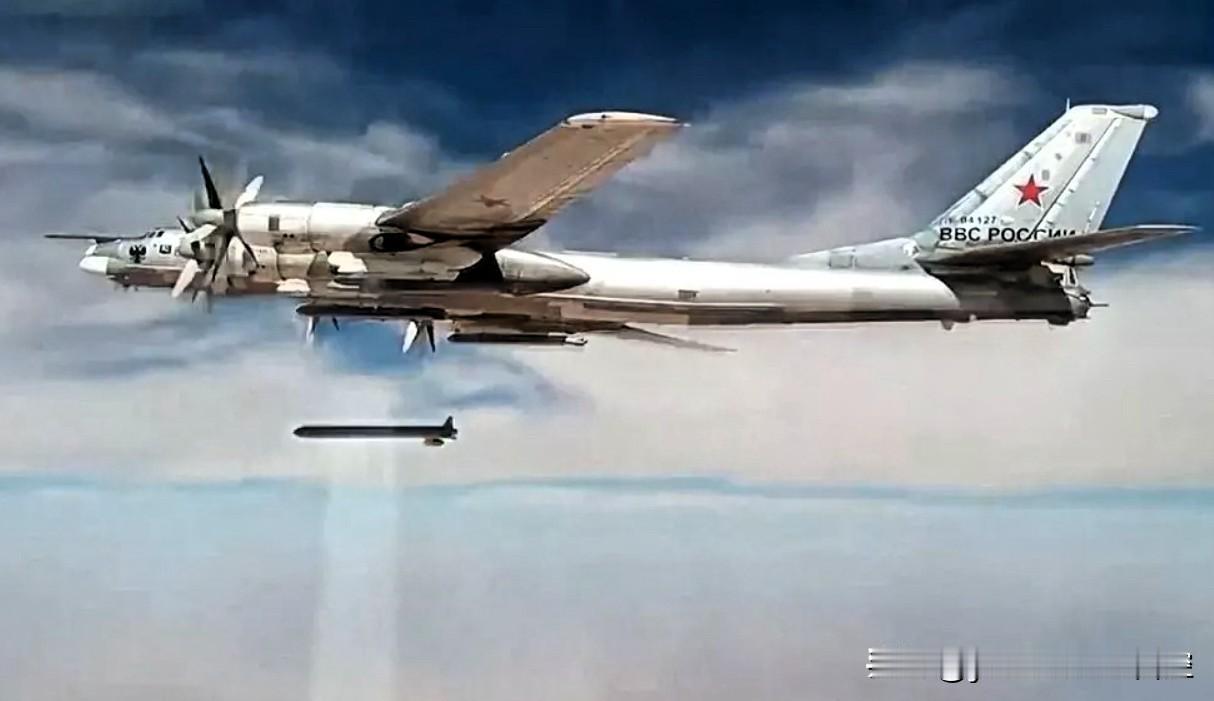 【俄军发起大规模导弹和无人机打击】来自乌媒的消息显示，从昨夜开始，俄军