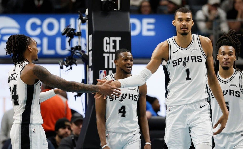 马刺首轮对手几乎可以确定是太阳了吧太阳手握3场的领先优势，而且破船赛程难度挺