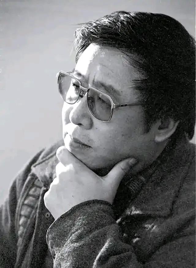 以些人在吹捧莫言的时候，可曾相过路遥，同属文学创作，莫言和路遥的作品有很大不同。