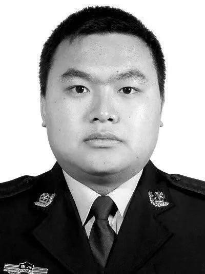 禁毒英烈韩顺军，在工作中突发疾病，经抢救无效因公牺牲，时年仅33岁。💔致