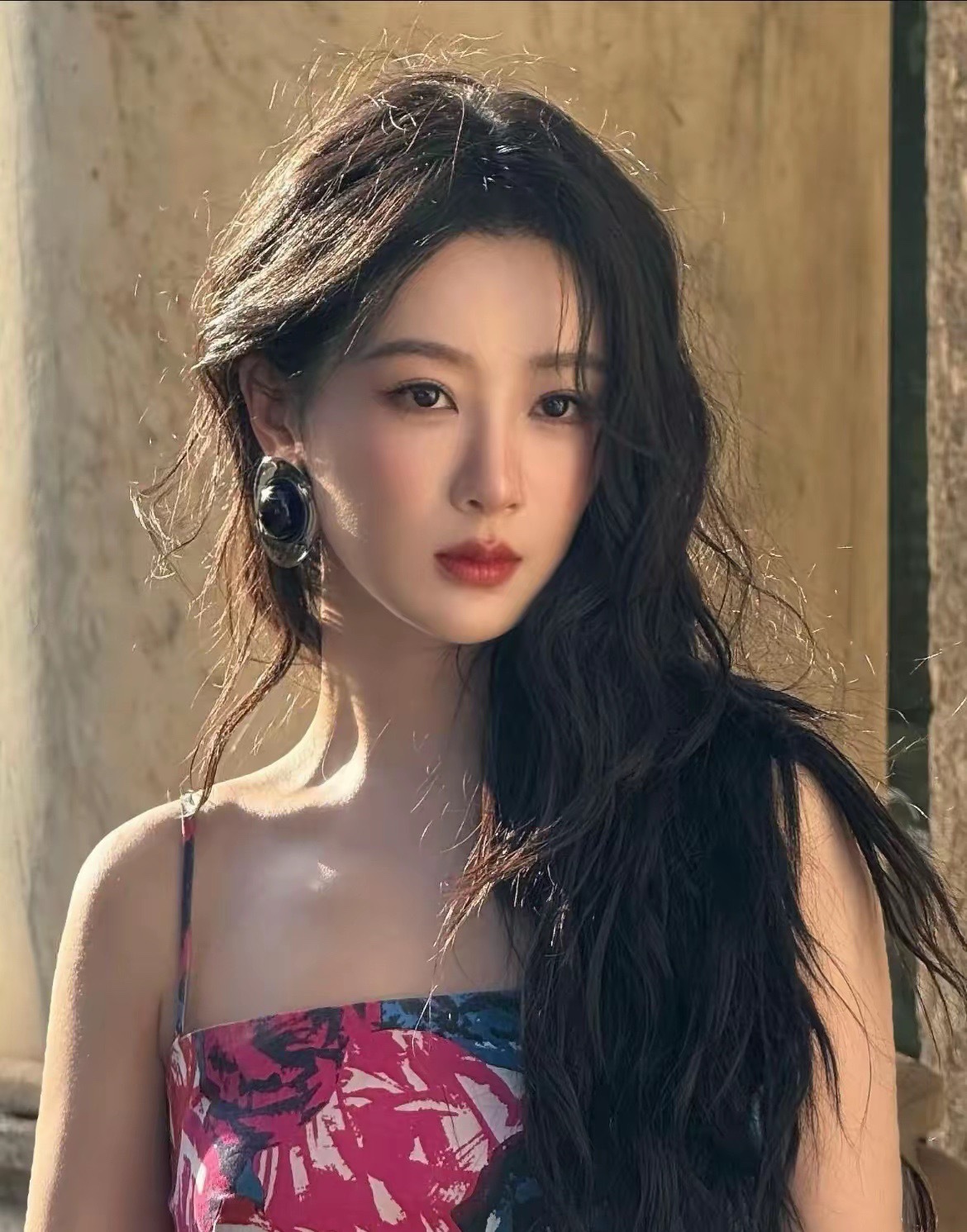 我觉得杨紫两次拿到了景甜想要的角色，《青簪录》和《沉香如屑》的女主，不是因为杨紫