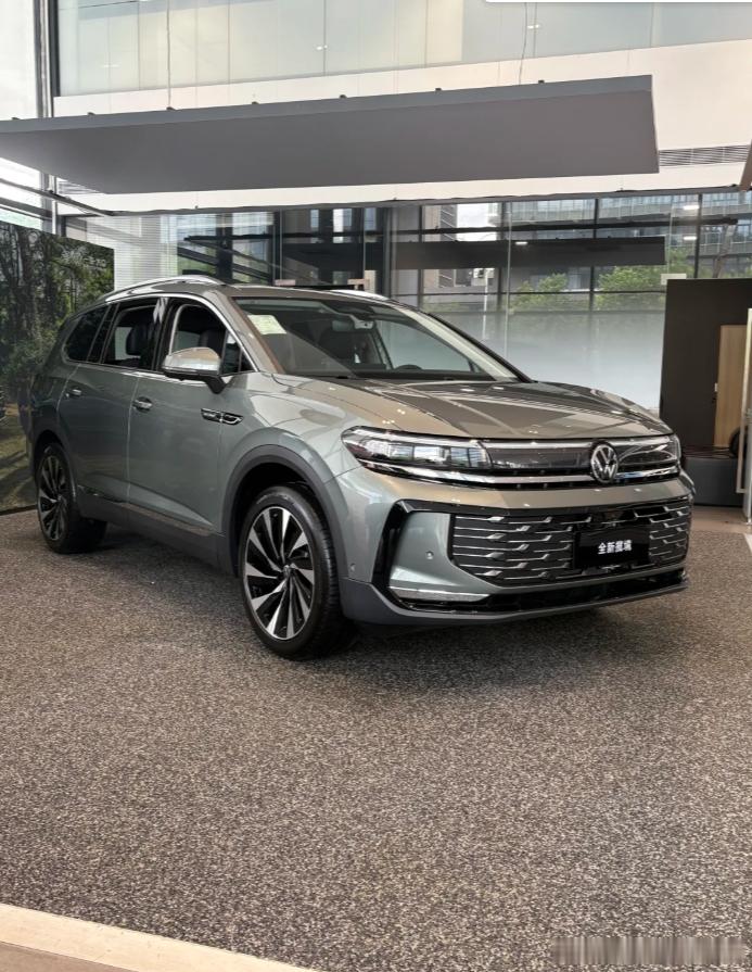 一汽大众全新揽境上市看了全新揽境的上市信息，倒觉得它把“家用大SUV”的定