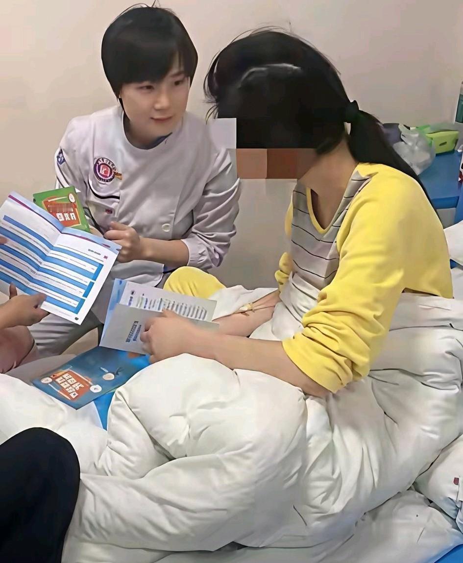 祖院长有这么可爱的妻子，他都不珍惜，人长的漂亮，在同一个医院。这是祖院长的妻子