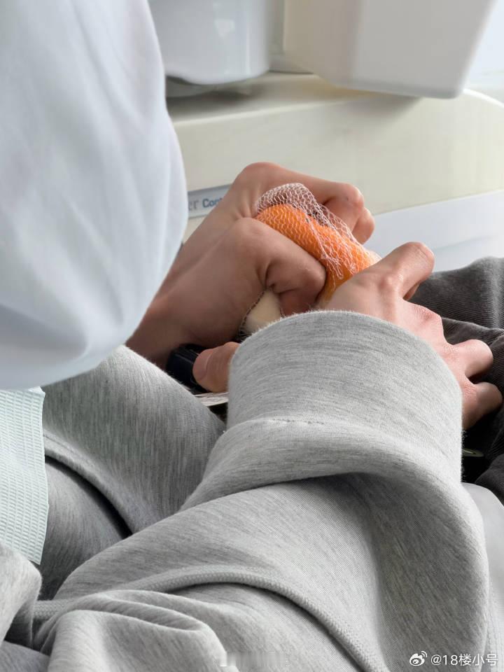 王星越涛儿还是懂行，晓得来我们成都看牙齿