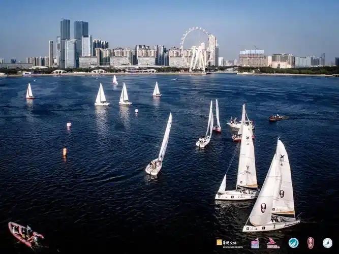 高市早苗突然对中国掏心掏肺了？27日记者会上，这位一向对华强硬的日本首相一反常态
