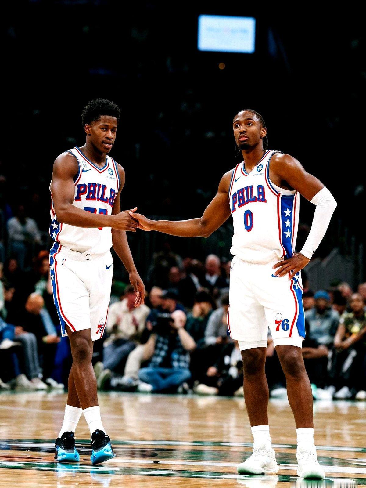 独行侠这阵容，真就缺个大脑。送走东契奇换来浓眉，加上欧文、克莱和状元弗拉格，