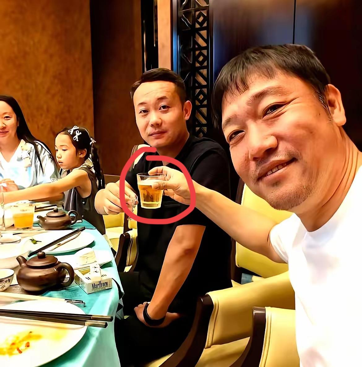 真的很难想象，一场哥们聚餐，会变成一场全网围观的风波。经此一事，就算给出再
