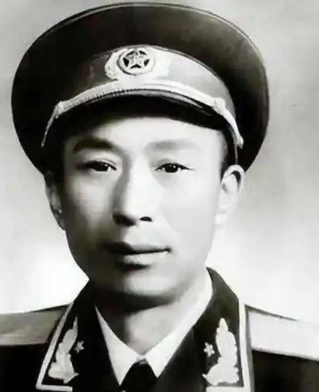1950年，志愿军营长贾庭玉打了胜仗，率部抓了112个俘虏，战后全营被表扬，谁知