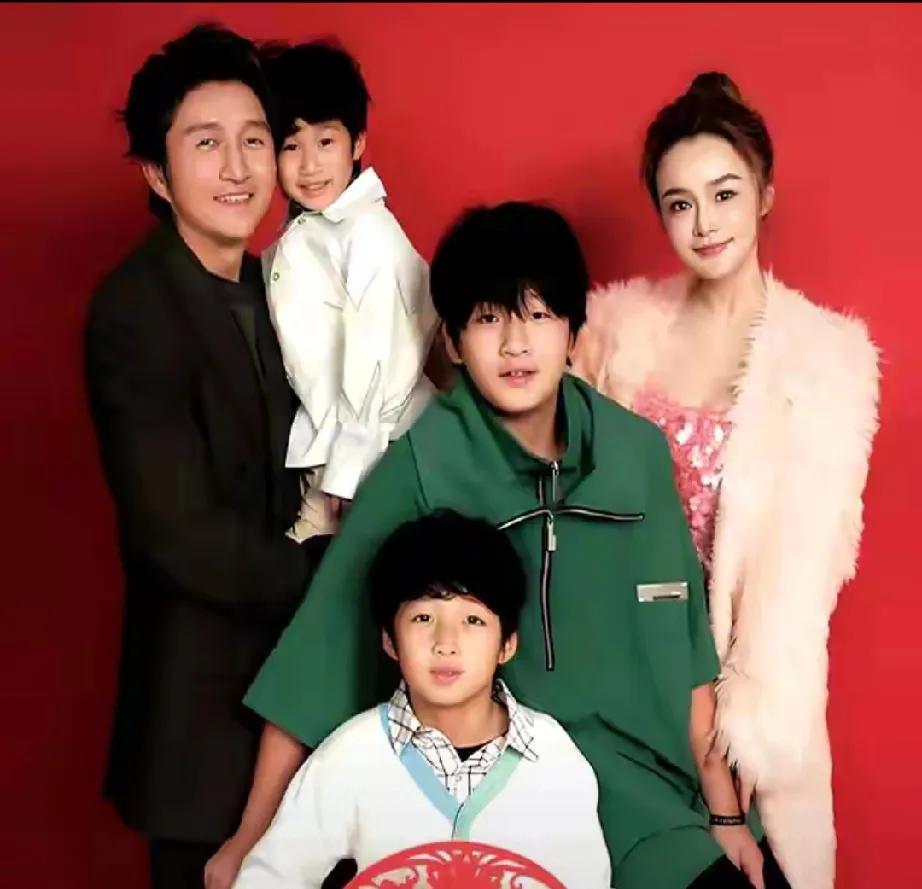 邹市明一家又刷屏了！这次不是因为拳台上的辉煌，而是11岁儿子皓皓的逆袭——从1米