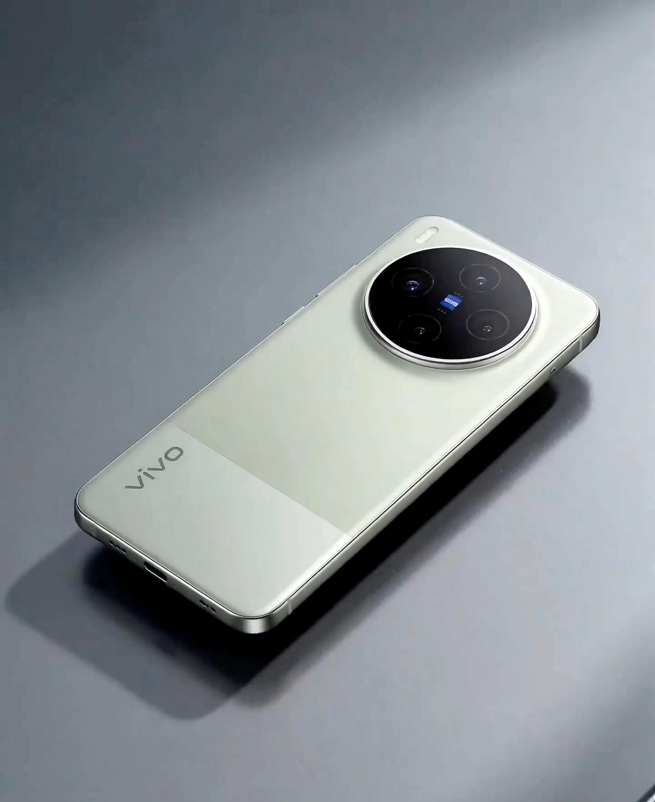 vivoX300s被叫做“超能小V单”，确实有点猛。机身小巧，却有和X300