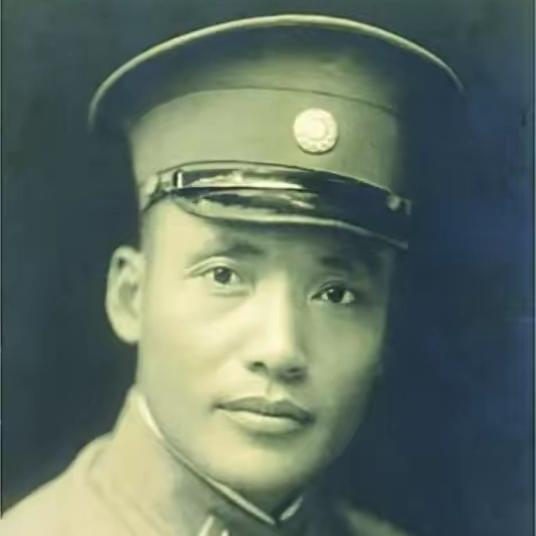 1936年，一名国民党中将跟随红军走完长征，谁知等到了延安，毛主席却对他挥了挥手