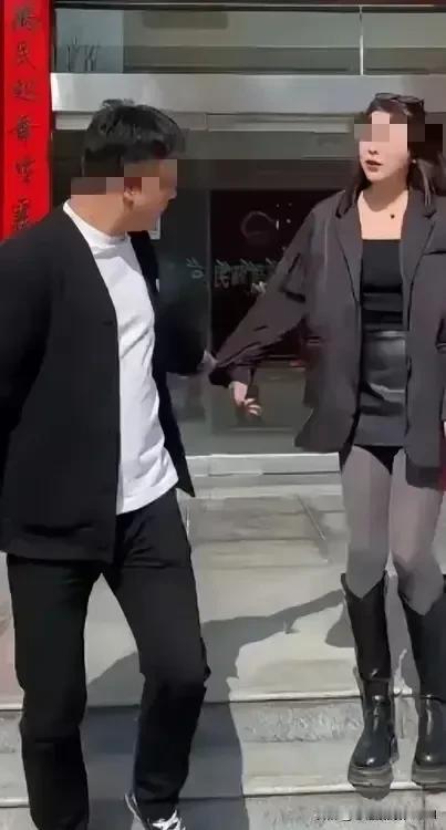 丈夫为了能让妻子过的好一点，远赴重洋去国外打工，虽然辛苦但收入要比国内普通上班族