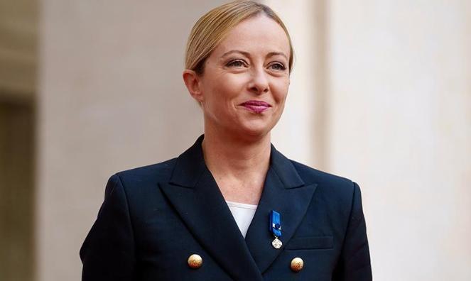 还没派兵呢？就开始打起来退堂鼓了？近日，12月17日，意大利议会室里，意大利总