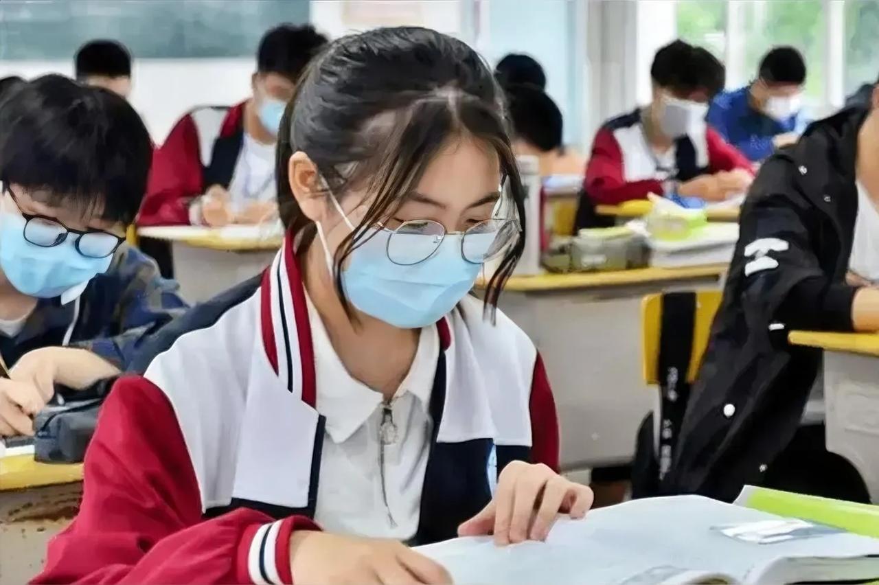 刘同说：“高考的可贵，就在于它的纯粹，所以一定要把握最后的时机，在最纯粹