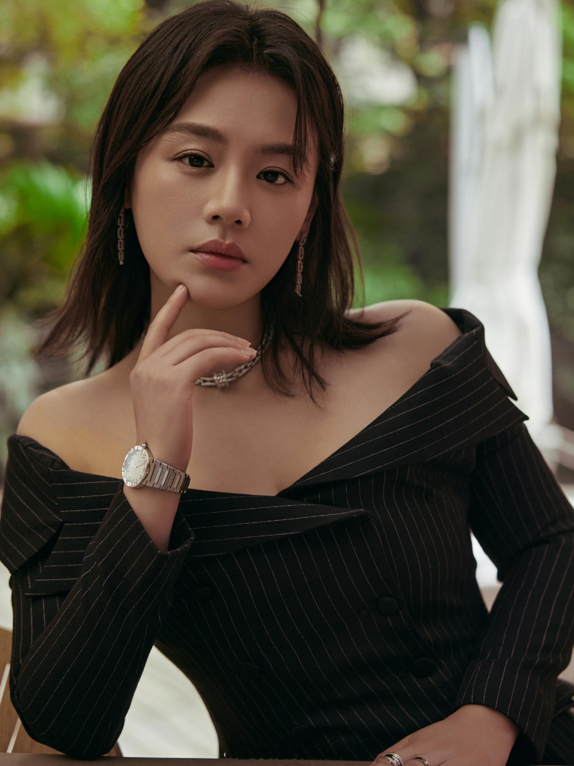 马思纯夏日穿搭的气息韵律