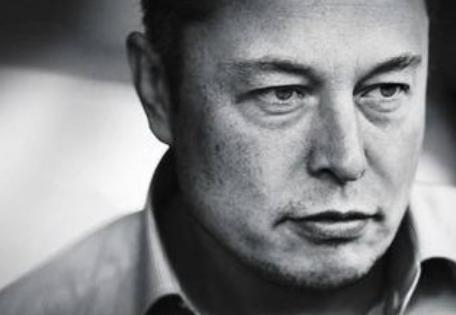 马斯克发出震撼预言，语出惊人！他说：“在未来，世界上或会有300亿-500亿台人