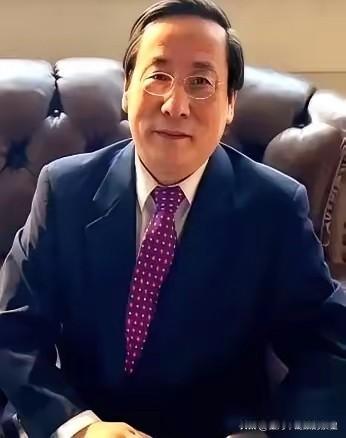 高志凯有个建议，听得我后背发麻。他说，以后咱追回来的国宝，旁边那块说明牌，必须死