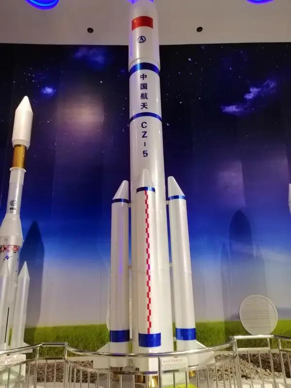 凌晨02:07，西昌再亮苍穹！手机没信号也能上网今晨02时07分，长征二号丁