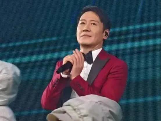 近日，澳门举办了两场演唱会，分别是张学友和黎明，两位歌神。两人的观众反应