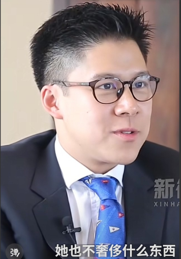 霍启刚说：晶晶一个人来到香港很不容易，她从不去奢侈品店买东西，最怕的就是去米其林