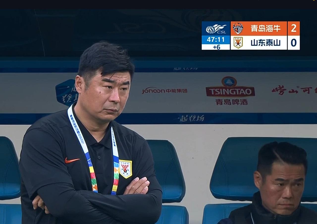 韩鹏要到什么时候才能知道三后卫完全不适合泰山队？中后卫没有很强的防守能力，三个