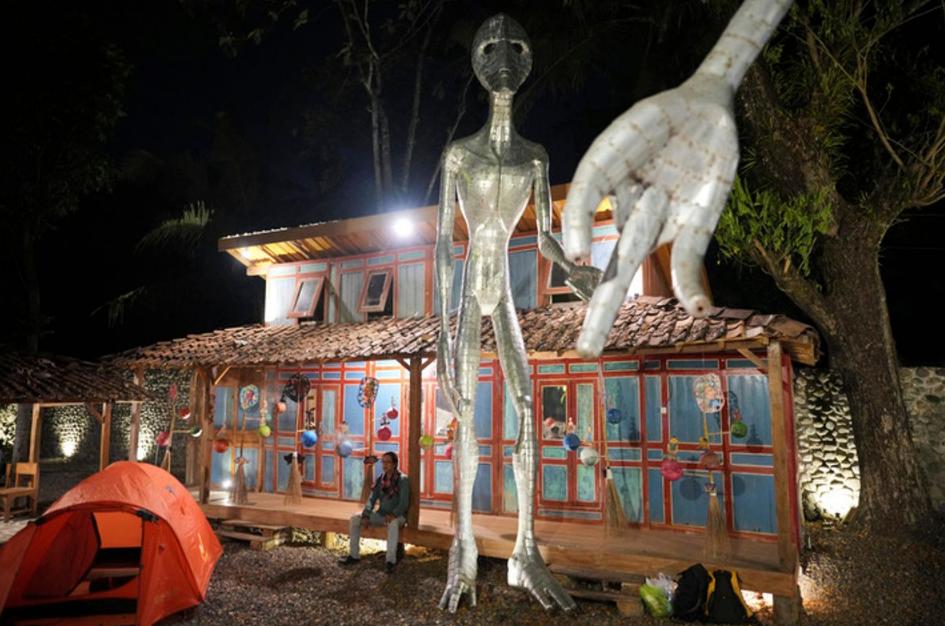 炸裂！美国军方爆UFO猛料：秘密研究数十年，非人类智能浮出水面？德国《世界