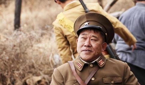 当年，杜旭东拍完电视剧去拿片酬，投资方老板称财务不在，直接汇到杜旭东账户，出于信