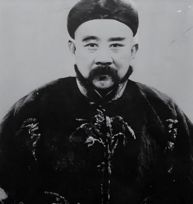 张勋要不是搞复辟，后世名声可能好很多。张勋是江西奉新县赤田镇赤田村人，自幼丧