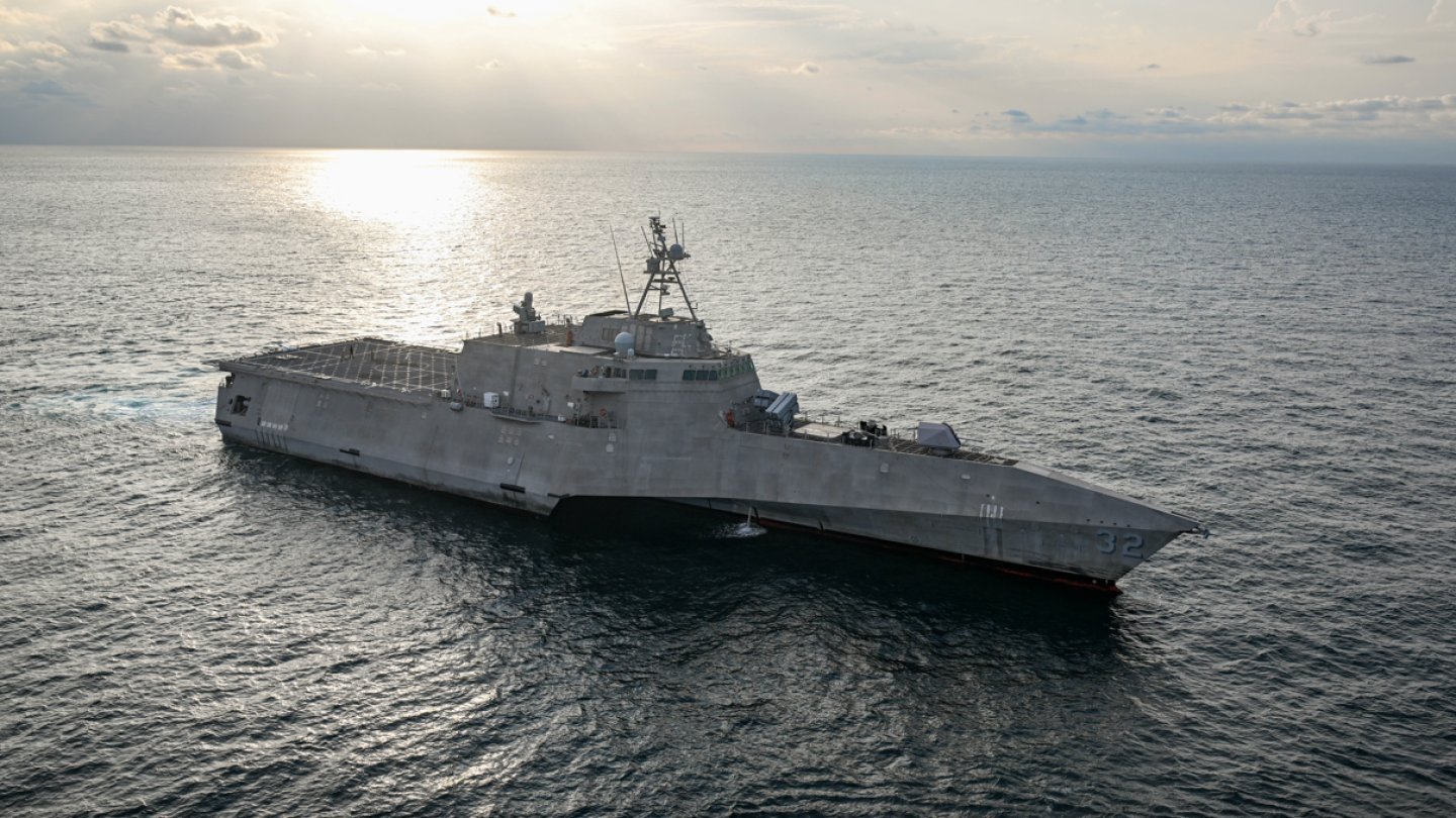 美国海军的独立级濒海战斗舰圣芭芭拉号（USSSantaBarbara，LCS