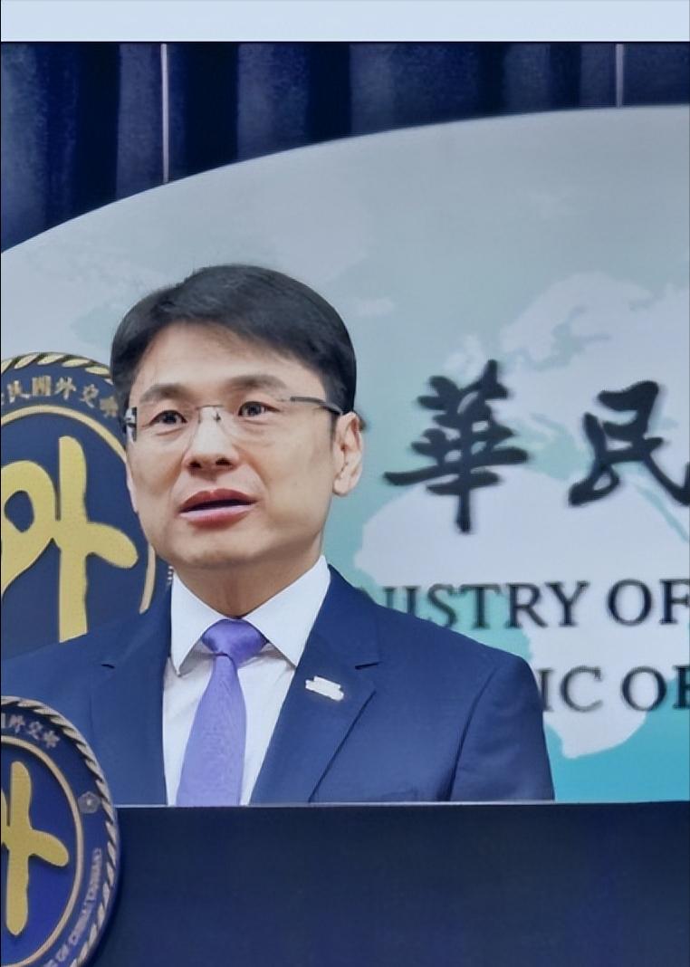 台湾当局三点回应来了。针对巴布亚新几内亚外长特卡琴科近日发布声明称，将关闭台