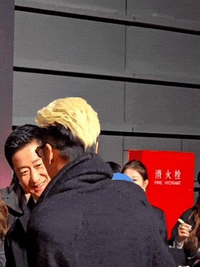 吴京选谢霆锋，从来不是因为人情。他是选了一个19年都没变过的“保险”。