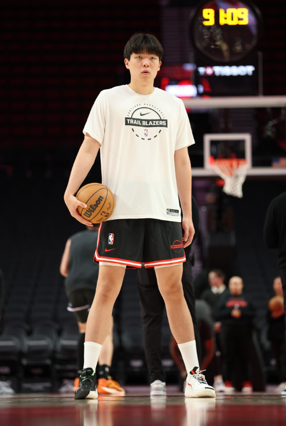 徐静雨痛批杨瀚森：体态发福