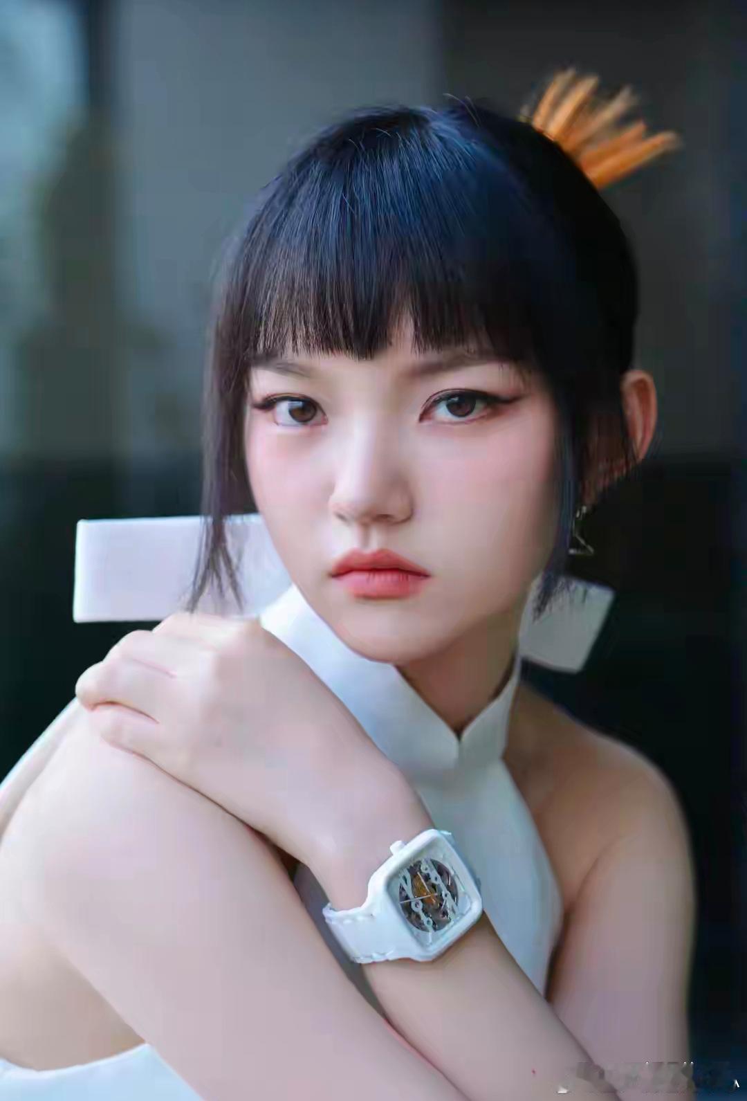 1.杨洋很在意自己的颜值，会定期做保养项目来维持状态，让自己看起来更年轻。2.
