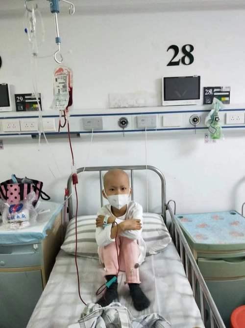 9岁男孩患儿童癌症之王9岁的小雨被确诊为腹膜后神经母细胞瘤icon，也就是“儿