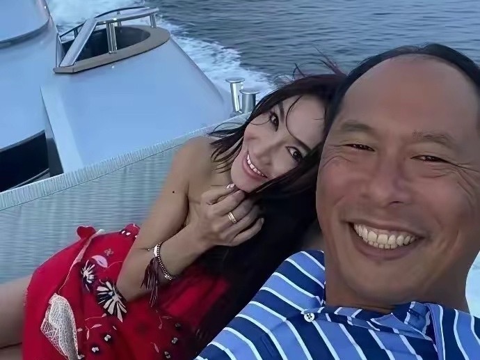 温碧霞心真大，修图只管自己不管老公，也不怕老公伤心