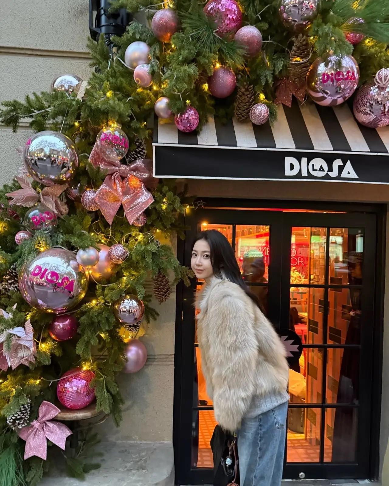 潘玮柏老婆宣云晒出和陈妍希一起过圣诞节，娱乐是个圈啊，她们怎么都认识！原来是因为