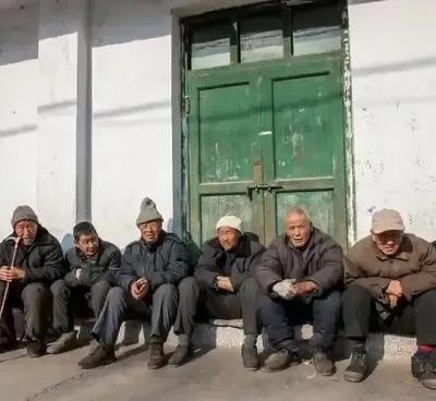 清华大学李稻葵：“不能因为钱一下子拿不出来，就让提高农民养老金从长计议，很多交了