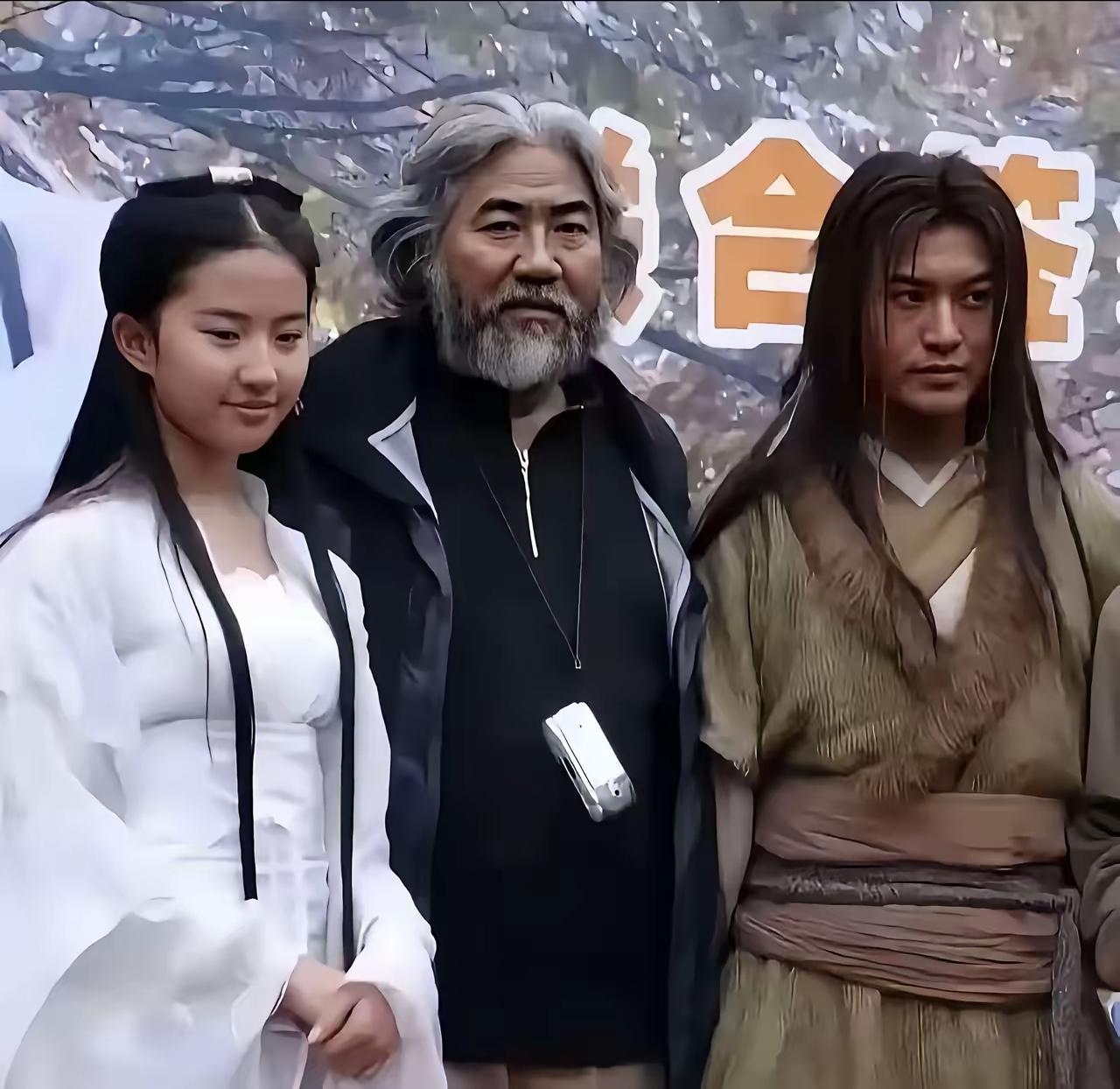 这是不是黑刘亦菲的呀，当年她演小龙女的时候才十几岁，可是美若天仙的呀。