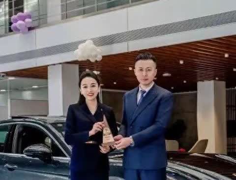 保时捷，说实话，如果我有钱，我也回去买保时捷的。都说，现在的经济环境比较